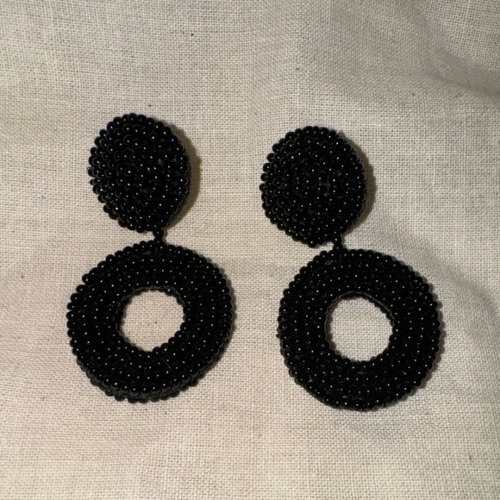 Black Beaded Round Earrings